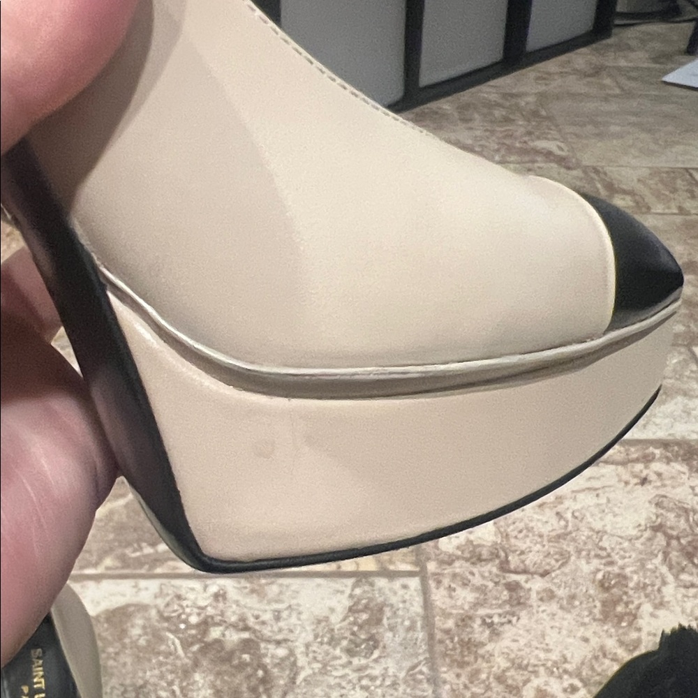 Heels Shoes Nude Beige Black sz 7.5 - Picture 13 of 15